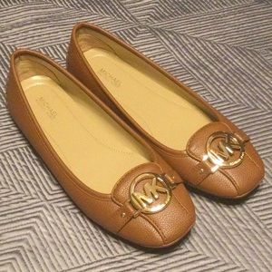 Michael Michael Kors size 8 brown leather flat logo shoes for women